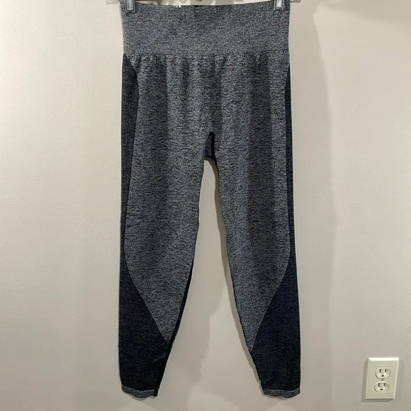 NWOT PINK Victoria’s Secret Seamless Leggings Black Gray S - Picture 1 of 14